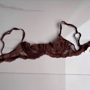 NWT Victoria Secret Lace Unlined Bra Underwire Rhinestones 34B
